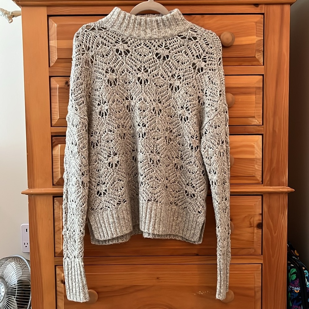 American Eagle Outfitters Turtleneck Sweater🤍